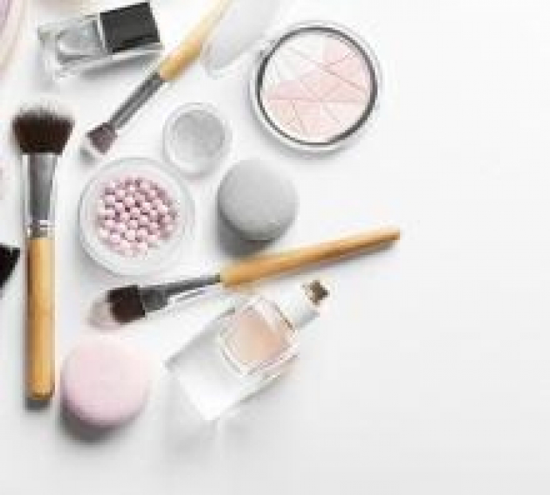 眉を主張した外人風メイクから【誰からも好かれる♪ナチュラルメイク】にチェンジ！
